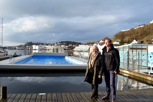 Sidsel Pettersen er en av mange som bruker bassenget på Tyholmen jevnlig for trening. Nå håper hun at hun også kan drive svømmetreningen vinterstid om Karl Marius Norschau fra Lite-House får tommelen opp for skissene i Bystyret.